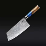 Couteau à Couperet Japonais Tsunami en acier Damas VG10 67 couches, lame 7,5 pouces à motif damas et manche en résine bleue artisanale.